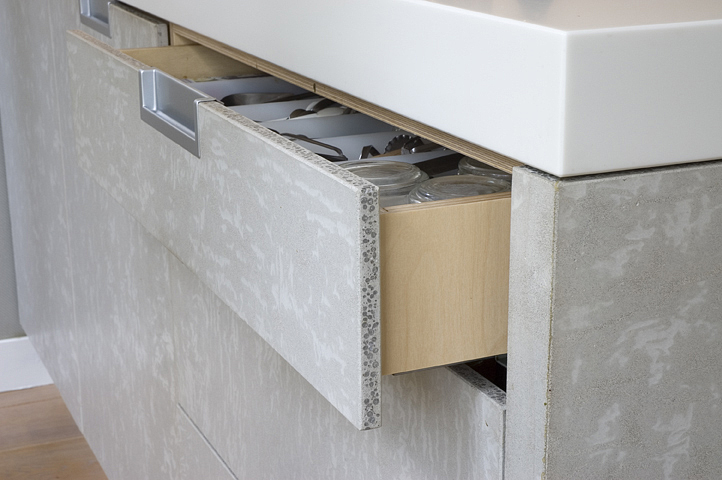Witte keuken beton blad: hoogglans keuken chique in modern ...